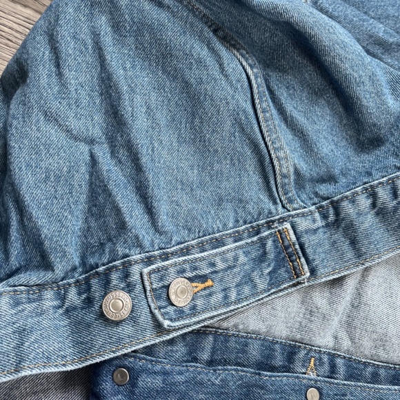 Levi's Women's Plus Size Original Denim Trucker Jacket Jean Jacket Women's 2X - Picture 8 of 10